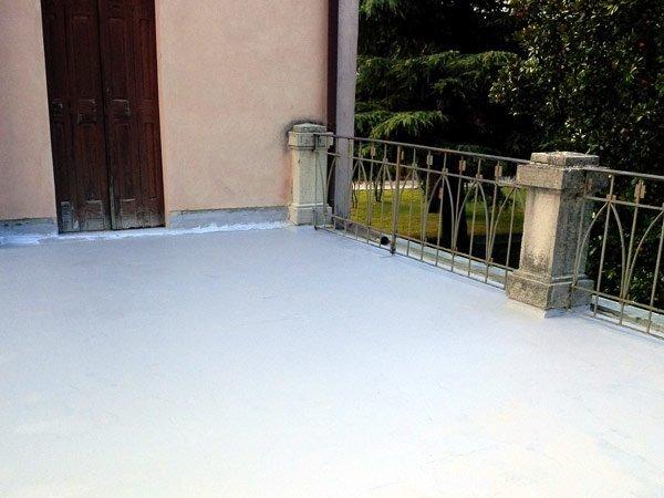 eliminare infiltrazioni acqua dal balcone